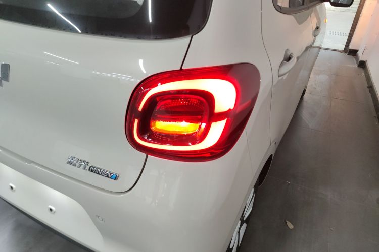 五菱汽车 宏光MINIEV 2025款 四门版 进阶款车身外观9