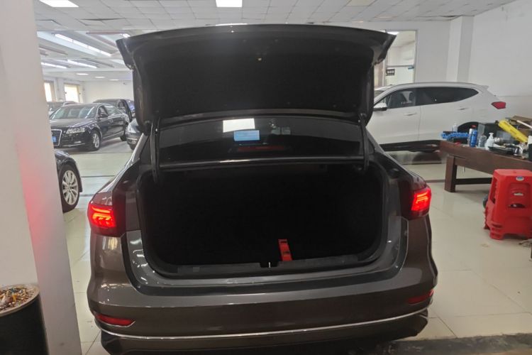 吉利汽车 帝豪 2025款 第4代 1.5L CVT尊贵型局部细节23