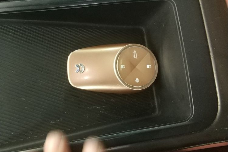 蔚来EC6 2020款 440KM 签名版中控内饰11