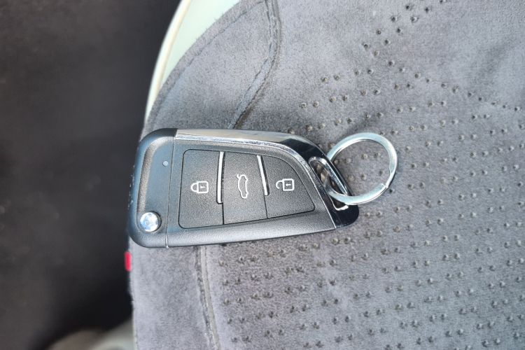 别克 君威 2015款 2.0L 领先时尚型中控内饰7001