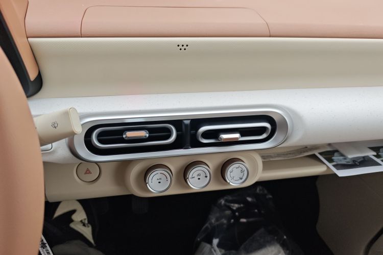 五菱汽车 宏光MINIEV 2024款 第三代 215km 青春版中控内饰16