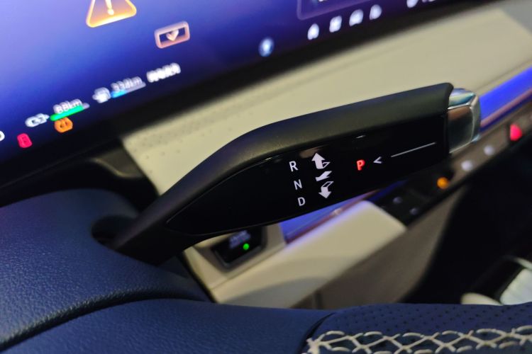 别克GL8新能源 2024款  陆尊 奢享版 7座中控内饰18