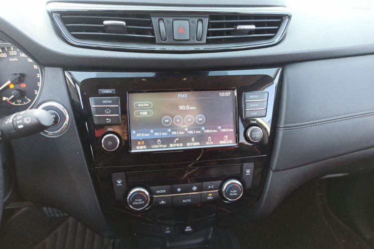 日产 奇骏 2019款 2.0L CVT舒适版 2WD中控内饰16