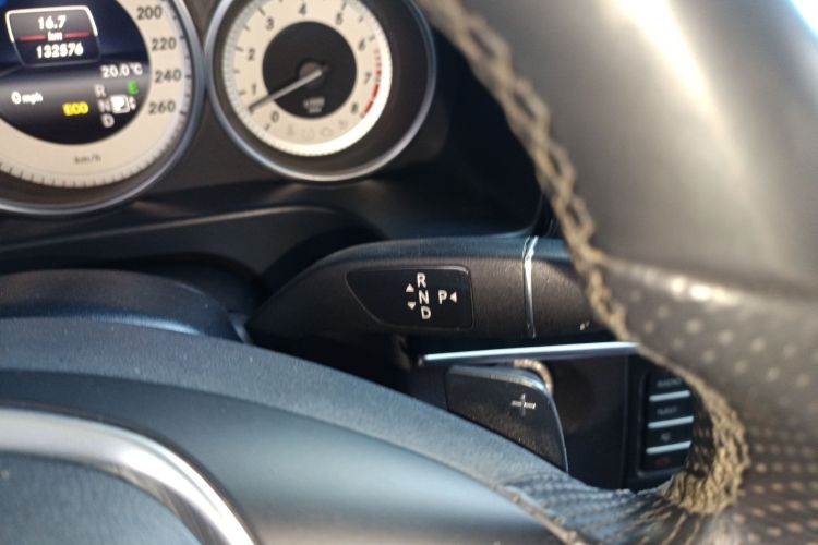 奔驰E级 2015款 改款 E 260 L 运动型中控内饰18