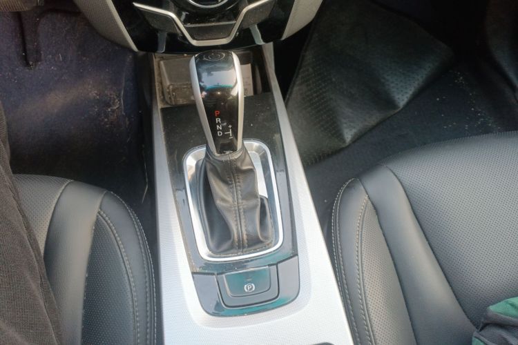 纳智捷 优6 SUV 2014款 1.8T 时尚型中控内饰18