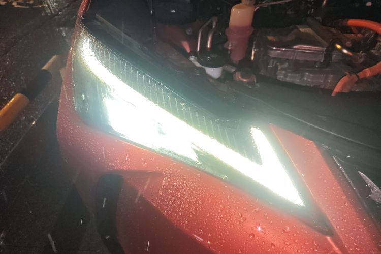 雷克萨斯UX新能源 2020款 300e 纯·悦版车身外观8