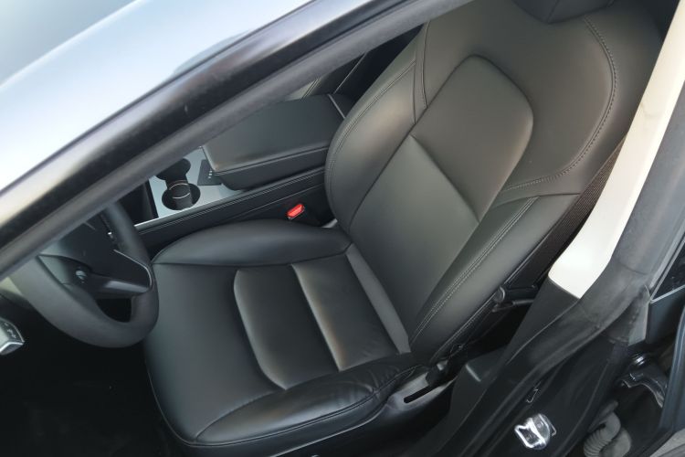 特斯拉 Model 3 2021款 标准续航后驱升级版局部细节19