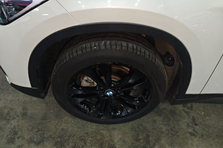 宝马X1 2020款 sDrive20Li 时尚型车身外观6002