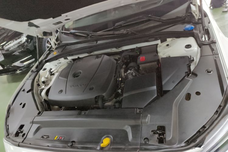 沃尔沃V90 2017款 Cross Country T5 AWD 智尊版机舱底盘24