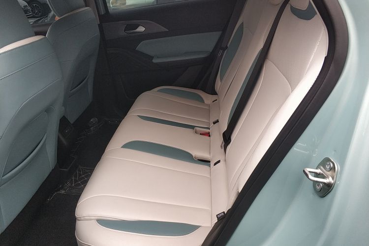 吉利几何E萤火虫 2024款 301km 星光中控内饰21