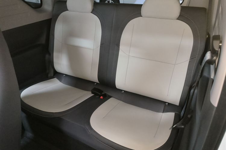 吉利银河 2025款 210km 熊猫卡丁中控内饰21