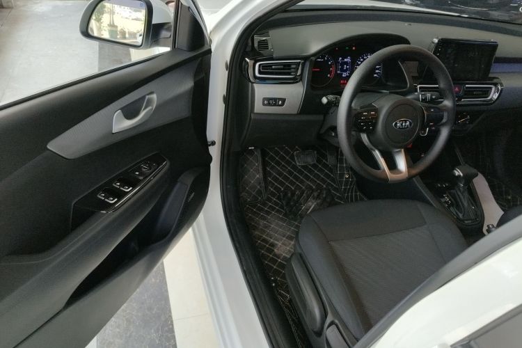 起亚 福瑞迪 2019款 1.6L 自动风尚版 国VI中控内饰7003