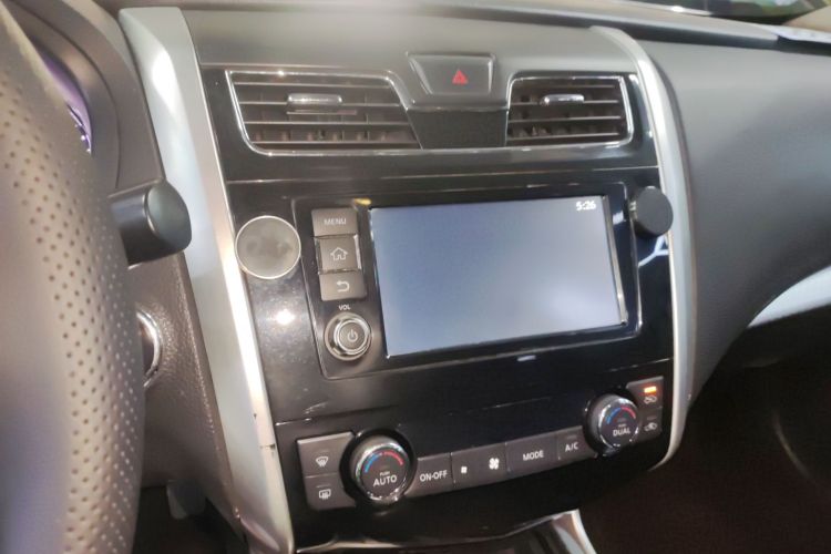 日产 天籁 2016款 改款 2.0L XL舒适版局部细节16