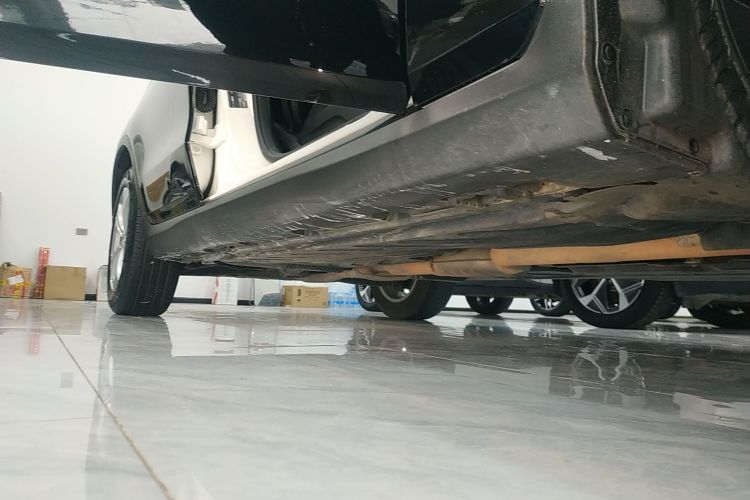 奔驰GLC 2020款 GLC 260 L 4MATIC 动感型局部细节9001