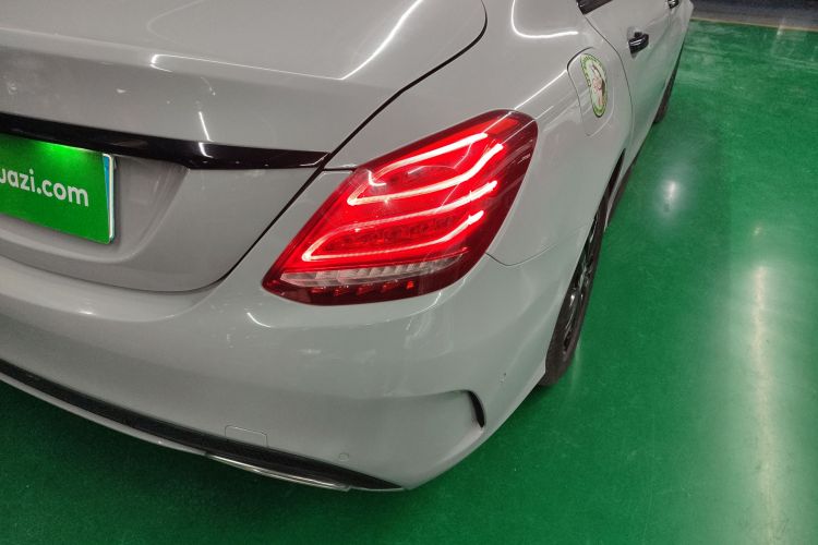 奔驰C级 2017款 改款 C 200 L 运动版车身外观9