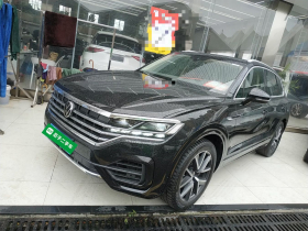 大众 途锐 2022款 3.0TSI 锐享版 经典运动套装