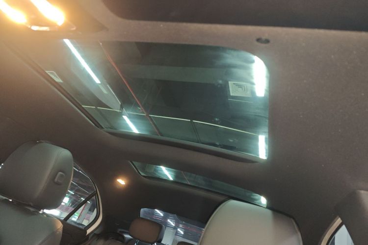 奔驰A级 2020款 改款 A 180 L 运动轿车特殊配置中控内饰22