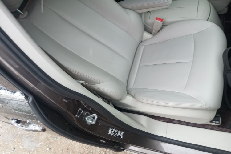 别克GL8 2023款 陆上公务舱 智享型局部细节41