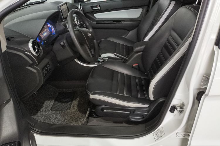 北汽新能源EC5 2019款 新风版中控内饰19