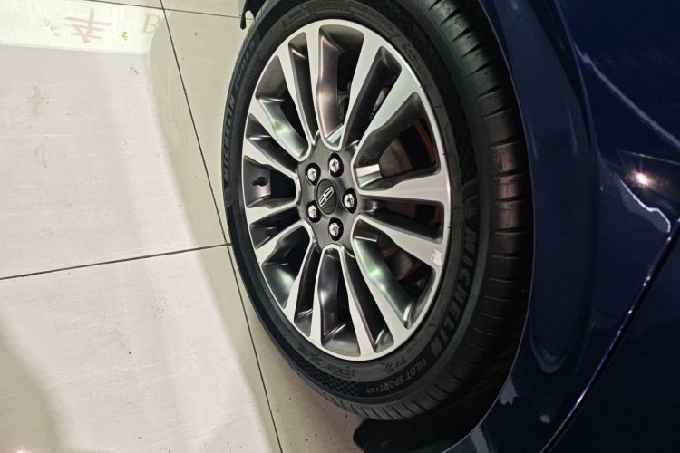 林肯大陆 2019款 2.0T 两驱尊耀版 国VI车身外观6002