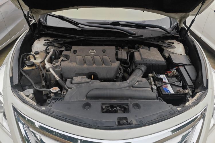 日产 天籁 2013款 2.0L XL舒适版机舱底盘24