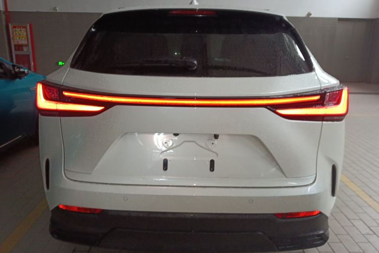 雷克萨斯NX新能源 2022款 400h+ 畅悦版车身外观6