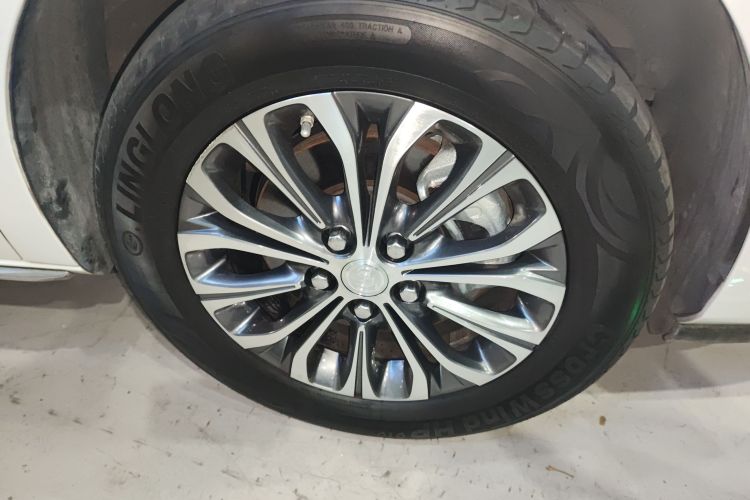 别克GL8 2023款 陆上公务舱 智享型车身外观10