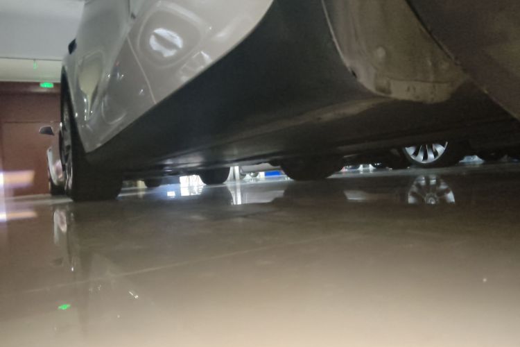 特斯拉 Model Y 2022款 长续航全轮驱动版局部细节9002