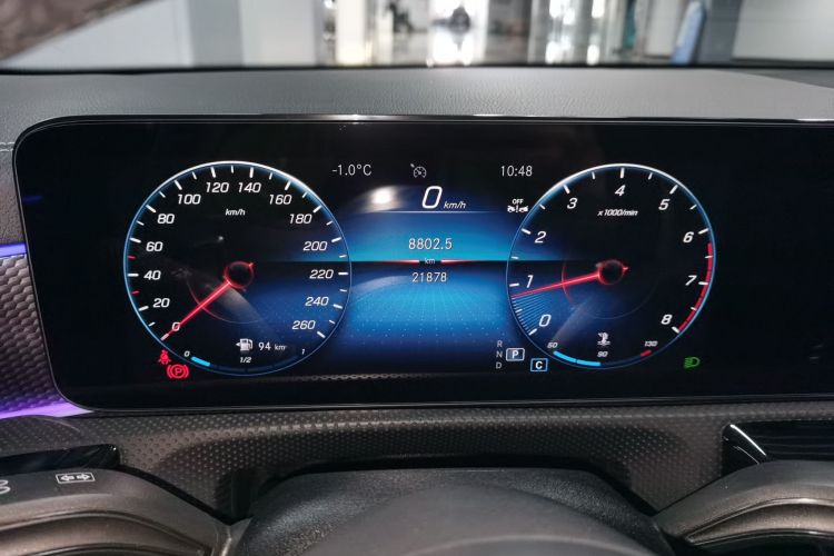 奔驰A级 2022款 改款三 A 200 L 运动轿车时尚型中控内饰14