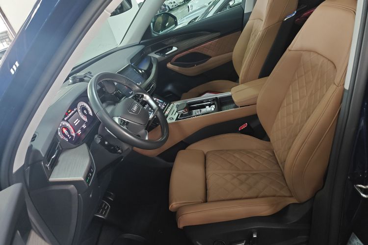 奥迪Q6 2024款 50 TFSI quattro 行云型 羽林套装 6座中控内饰19