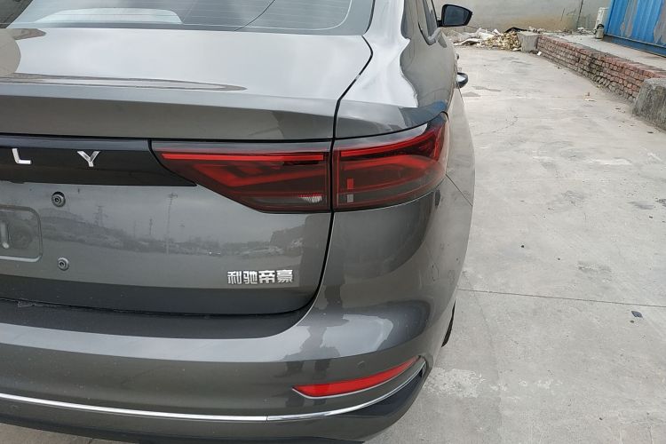 吉利汽车 帝豪 2022款 第4代 1.5L CVT精英型车身外观9