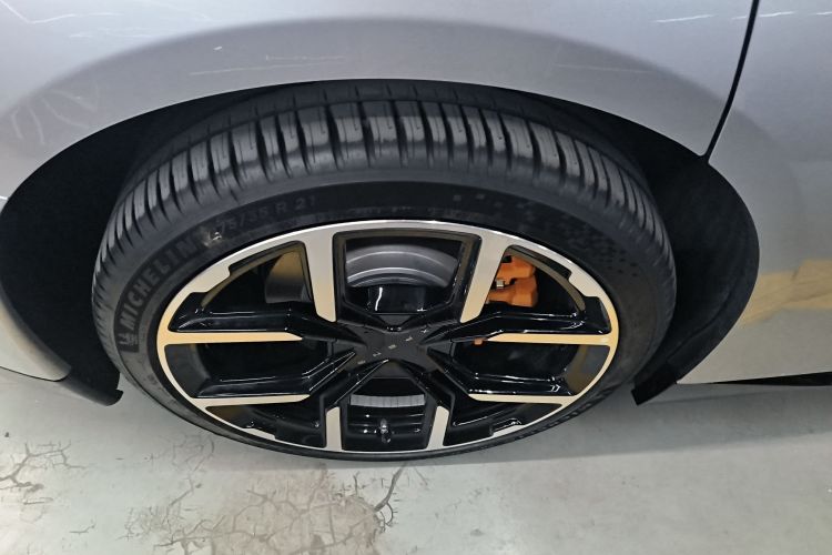 小鹏P7 2025款 702 长续航 Ultra车身外观6008