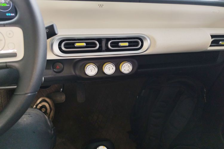 五菱汽车 宏光MINIEV 2024款 第三代 215km 青春版中控内饰16