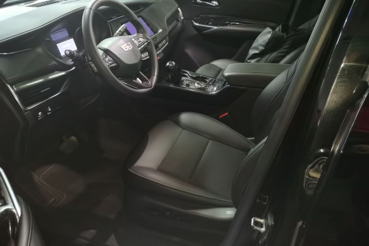 凯迪拉克XT4 2018款 28T 两驱技术型中控内饰19