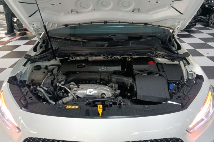 奔驰GLA 2022款 GLA 220 4MATIC机舱底盘24