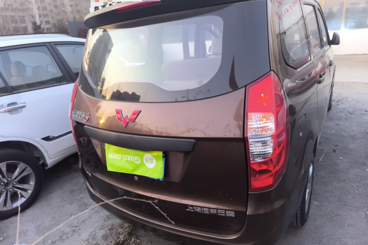 五菱汽车 五菱宏光 2015款 1.2L S 基本型国IV车身外观6004