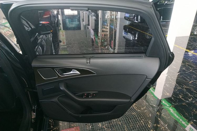 奥迪A6L 2018款 30周年年型 45 TFSI quattro 运动型中控内饰7006