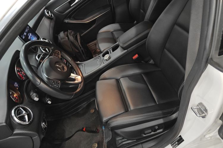 奔驰CLA 2018款 CLA 200 动感型局部细节19