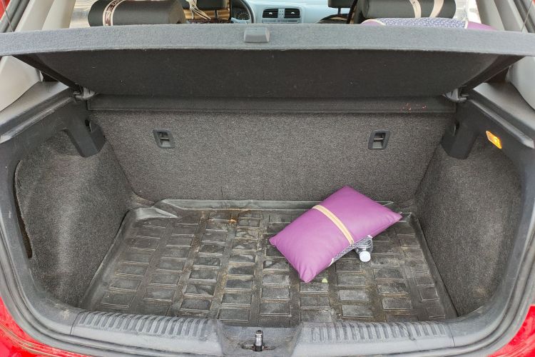 大众 Polo 2016款 1.4L 手动风尚型机舱底盘23