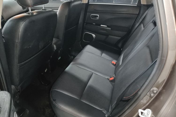 三菱 劲炫ASX 2018款 1.6L 手动两驱灵动版中控内饰21