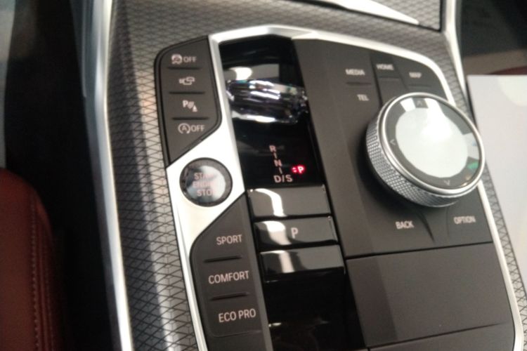 宝马4系 2024款 430i M运动曜夜套装中控内饰18