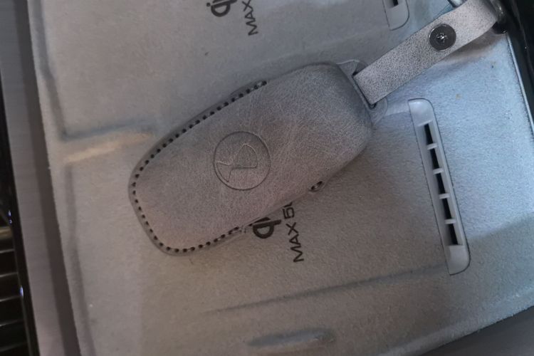 腾势N7 2023款 长续航性能版中控内饰11