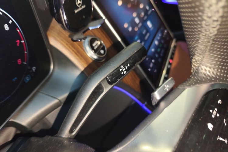 奔驰GLC 2023款 GLC 300 L 4MATIC 动感型 5座中控内饰18