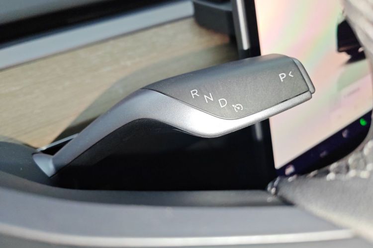 特斯拉 Model Y 2022款 改款 后轮驱动版中控内饰18