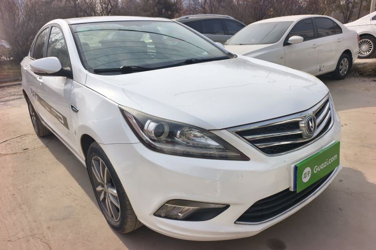 长安 逸动 2016款 1.6L 手动风尚型车身外观3