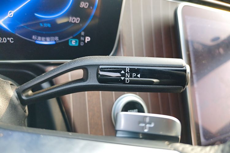 奔驰EQE 2025款 500 4MATIC 先锋版局部细节18