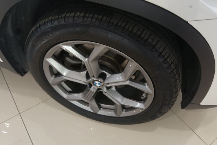 宝马X3 2021款 xDrive28i 豪华套装车身外观10