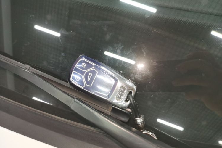 奥迪A4L 2019款 40 TFSI 时尚型 国VI中控内饰11