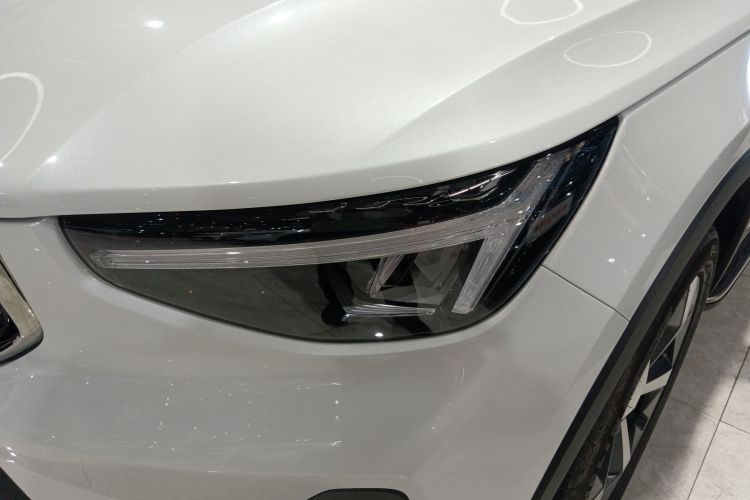 沃尔沃XC40 2023款 B4 四驱智远豪华版车身外观36