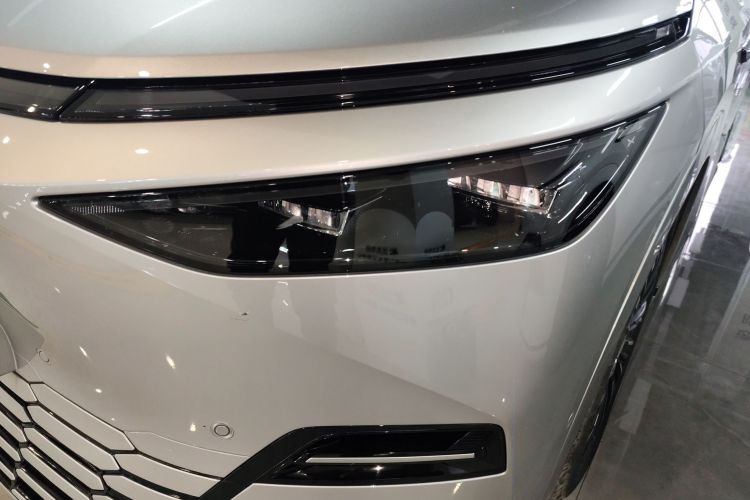 小鹏X9 2025款 740超长续航 Max局部细节36